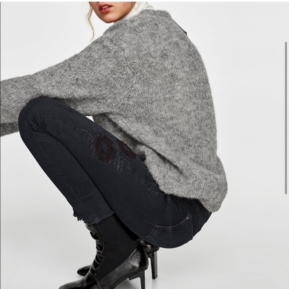 ZARA Jeans with matching floral embroidery - Picture 3 of 6